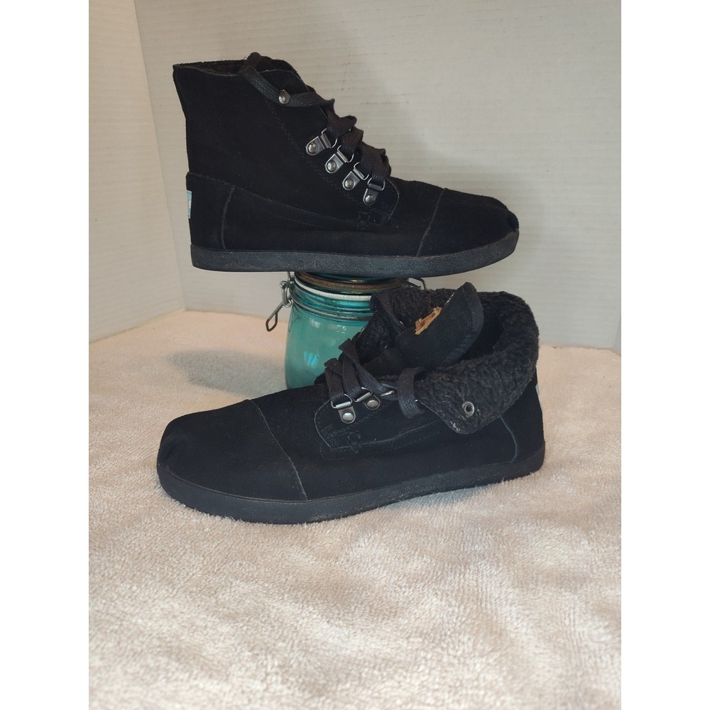 Toms Suede Uppers Chukka Style Lace up Black, New without Box Size-7.5 Boots